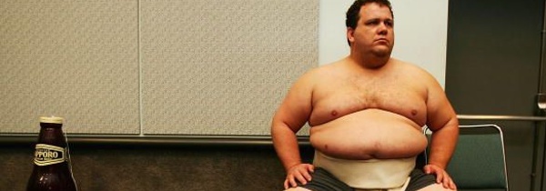 400-pound sumo wrestler, Kelly Gneiting, sets record for heaviest